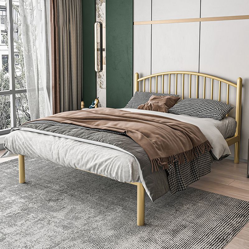 Letto standard in metallo moderno con telaio del letto per gambe in metallo con testiera