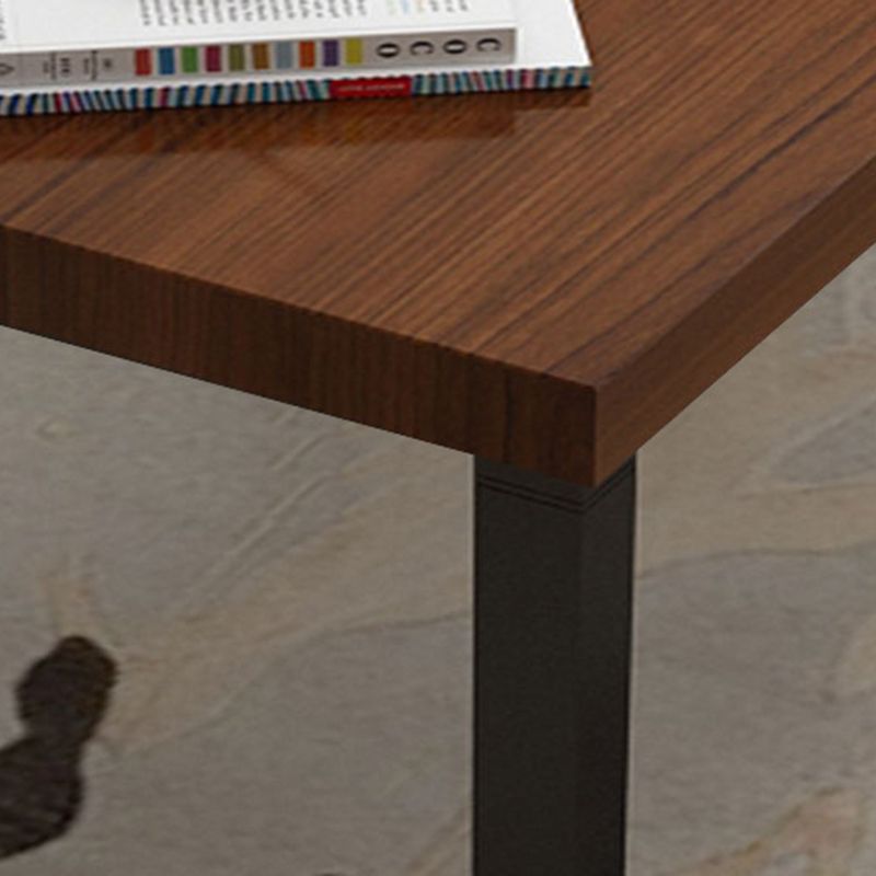 Scrivania di scrittura in legno di pino marrone rettangolare in ferro di ferro da stiro