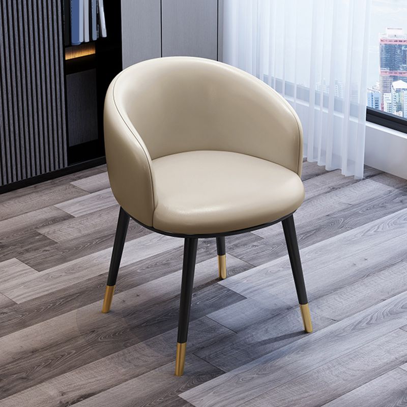 Eigentijdse eetkamerstoel lederen eetkamerstoel met zwarte benen