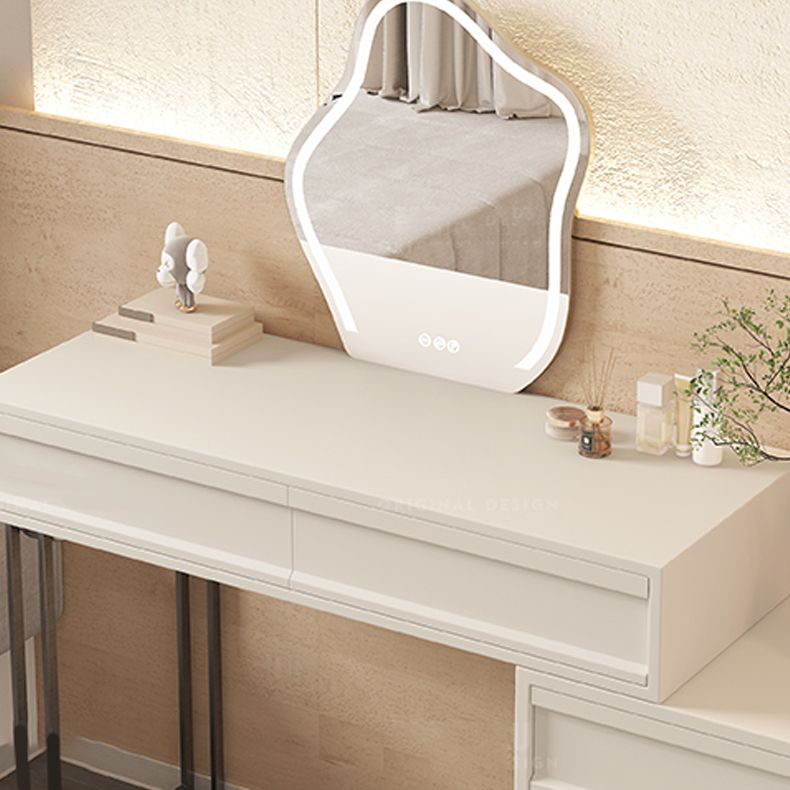 Table de coiffure de vanité contemporaine en beige avec 2/5 tiroirs