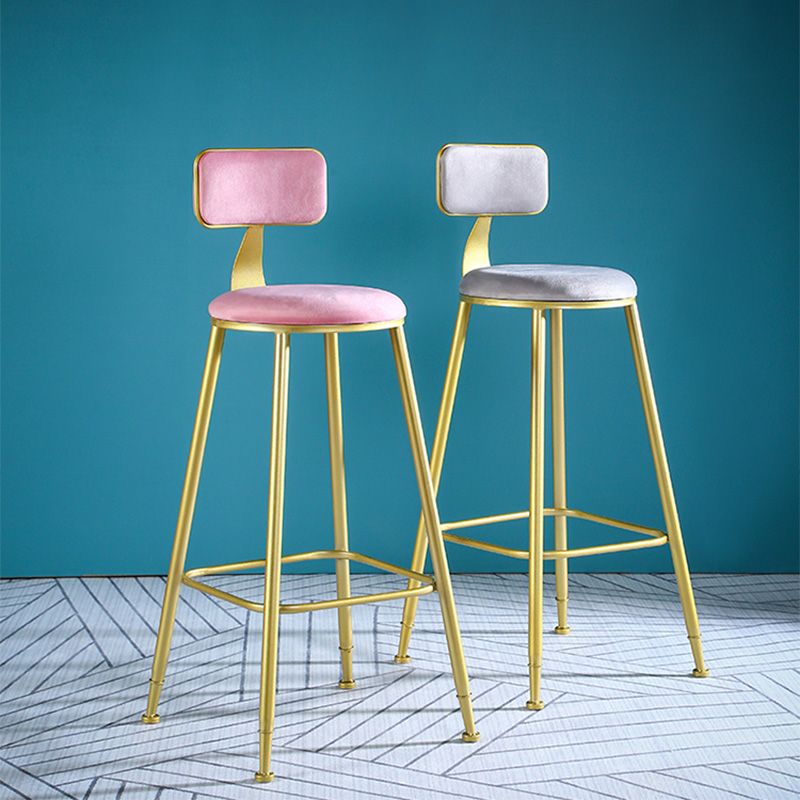 Samt-Barhocker im Glam-Stil, runder Barhocker mit goldenem Rahmen