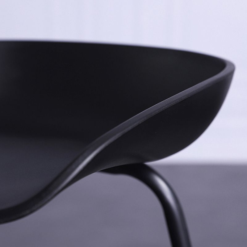 Contemporary Metal Counter Height Stools Low Back Bar Stool with Footrest Clearhalo 'Bar Furniture' 'Bar Stools' 'bar_stools' 'furn' 'furn_bar_stools' 'Furniture' 'Kitchen & Dining Furniture' 1200x1200_0cc2aa0d-66c6-414a-af37-cac0e7a37476