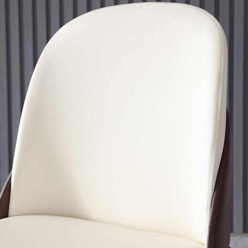 Glam -stijl lederen zijkant houten frame binnen eetkamerstoel