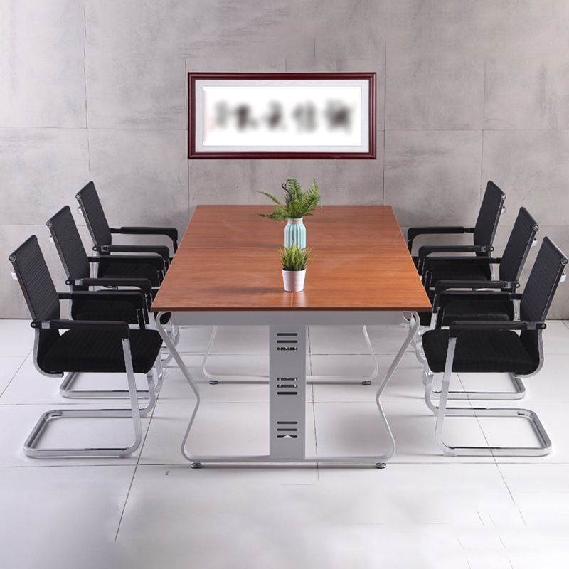 Silla moderna de escritorio de acero negro y naranja con silla de oficina en casa mediana y alta