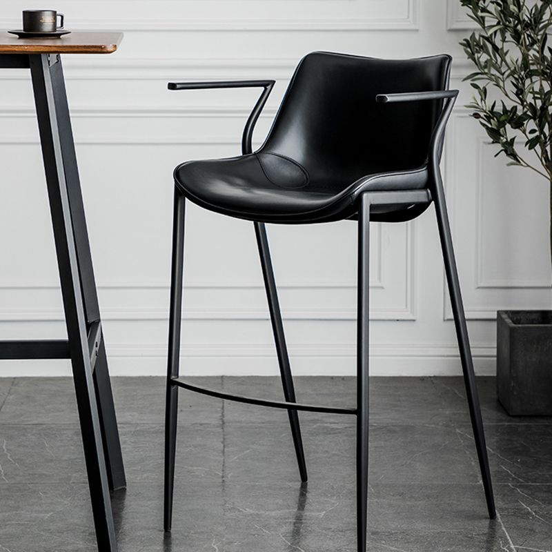 フェイクレザーカウンタースツールモダンスタイルのローバックバースツールとフットレスト