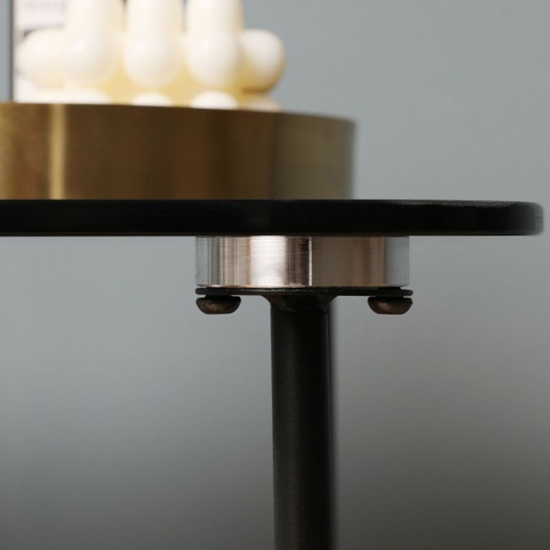 Tabella superiore in vetro rettangolare 26.38 "W x 14.96" D x 23.23 "TABELLO DI FINE H con scaffale