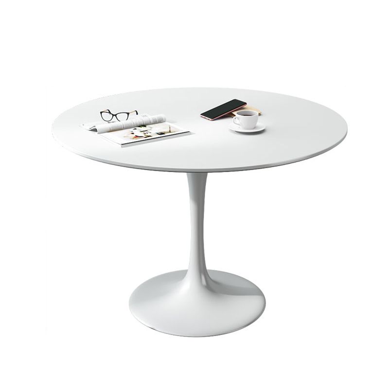 Minimalist White and Black Round Table with Tulip Style for 4 Person Clearhalo 'Dining Tables & Seating' 'Dining Tables' 'dining_table' 'furn' 'furn_dining_table' 'Furniture' 'Kitchen & Dining Furniture' 1200x1200_0d814d92-7697-4f68-850b-6866ca99d4bb