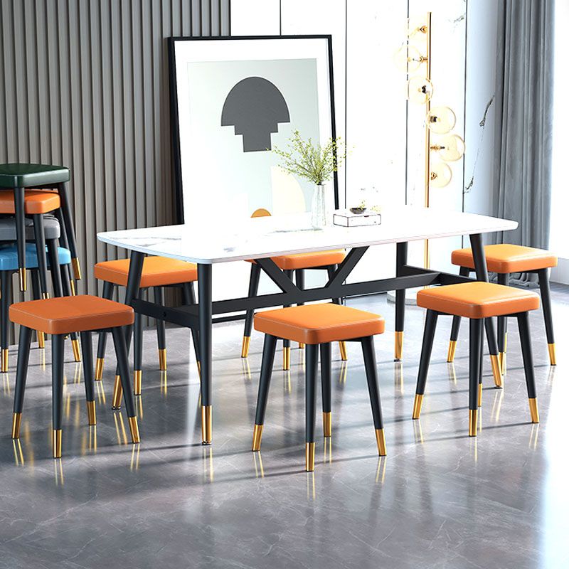 Glam otomano de cuero de cuero sólido otomano cuadrado con patas de metal