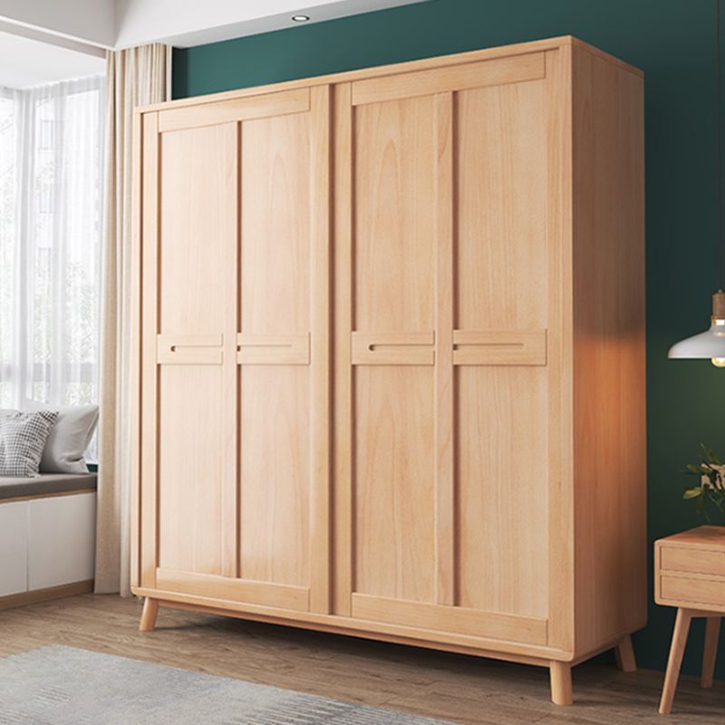 Il tradizionale telaio in legno in legno in legno in legno artestanding del guardaroba con gambe