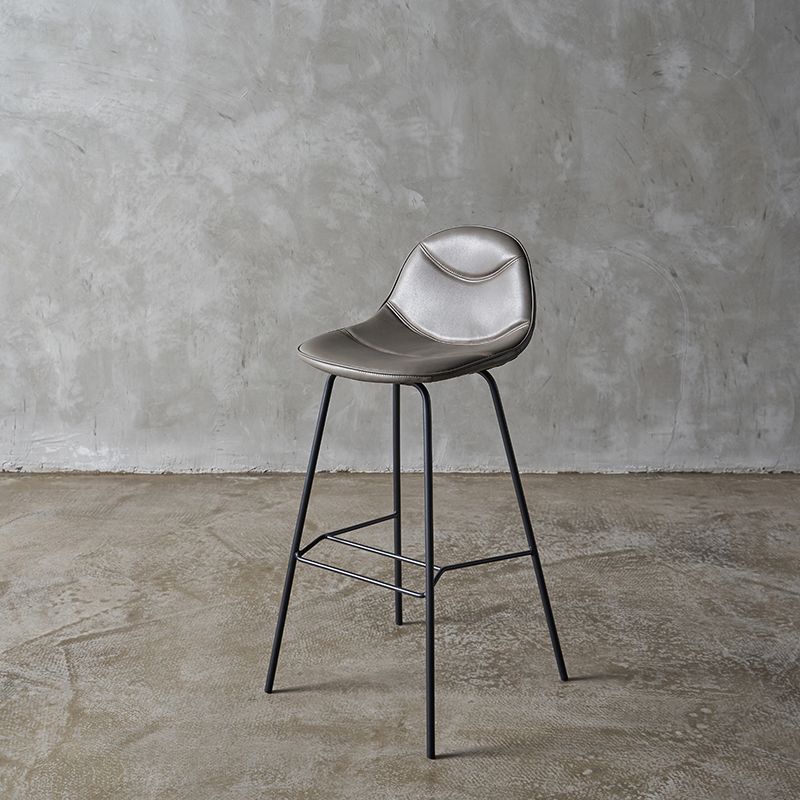 Industrial Black Counter Stools Iron Upholstered Bar Stools Bristol with Bucket Seat Clearhalo 'Bar Furniture' 'Bar Stools' 'bar_stools' 'furniture_bar_stools' 'Kitchen & Dining Furniture' 'kitchen&dining_furn' 'kitchen' 'kitchen_furn' Furniture' 1200x1200_0e5c50e4-8ddb-41b2-b90d-f5d04e8ec3ea