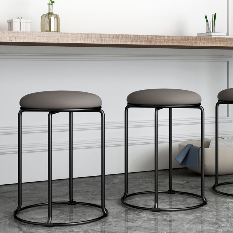 Standard Glam Velvet Ottoman Round Mildew Resistant Plain Ottoman Clearhalo 'furn' 'furn_ottomans_poufs' 'Furniture' 'Living Room Furniture' 'Ottomans & Poufs' 'ottomans_poufs' 1200x1200_0f154fd2-9fa7-4977-974b-b9ade2dd6ed1