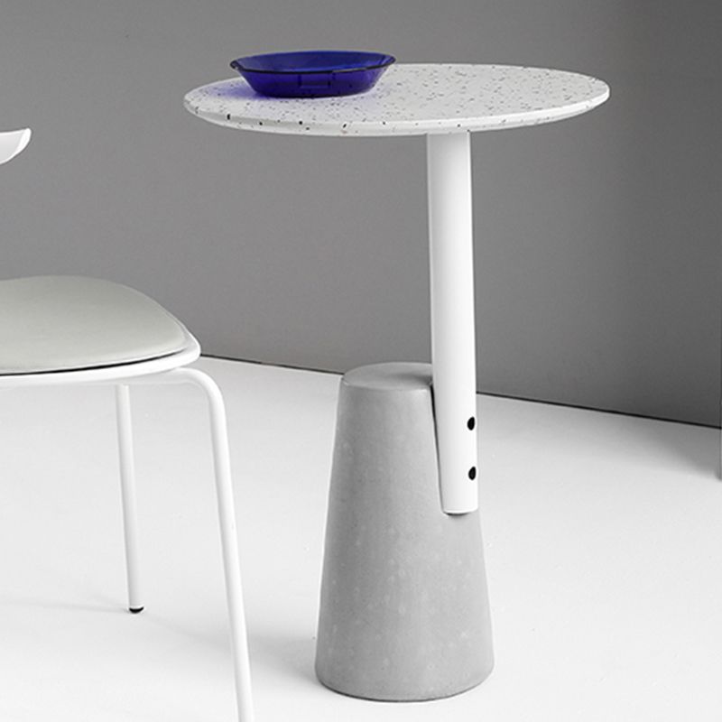 Modern Single Leg Base Solid Color Metal Round Top Coffee Table Clearhalo 'Coffee & Accent Tables' 'Coffee Tables' 'coffee_tables' 'furn' 'furn_coffee_tables' 'Furniture' 'Living Room Furniture' 1200x1200_0f1b5e28-42be-43e2-b90a-6fe6f6cc837a