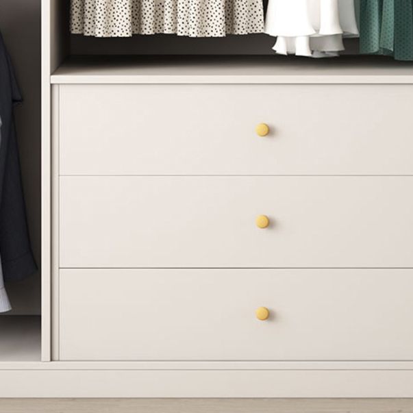 Kleiderschrank des zeitgenössischen Stils, Rettung