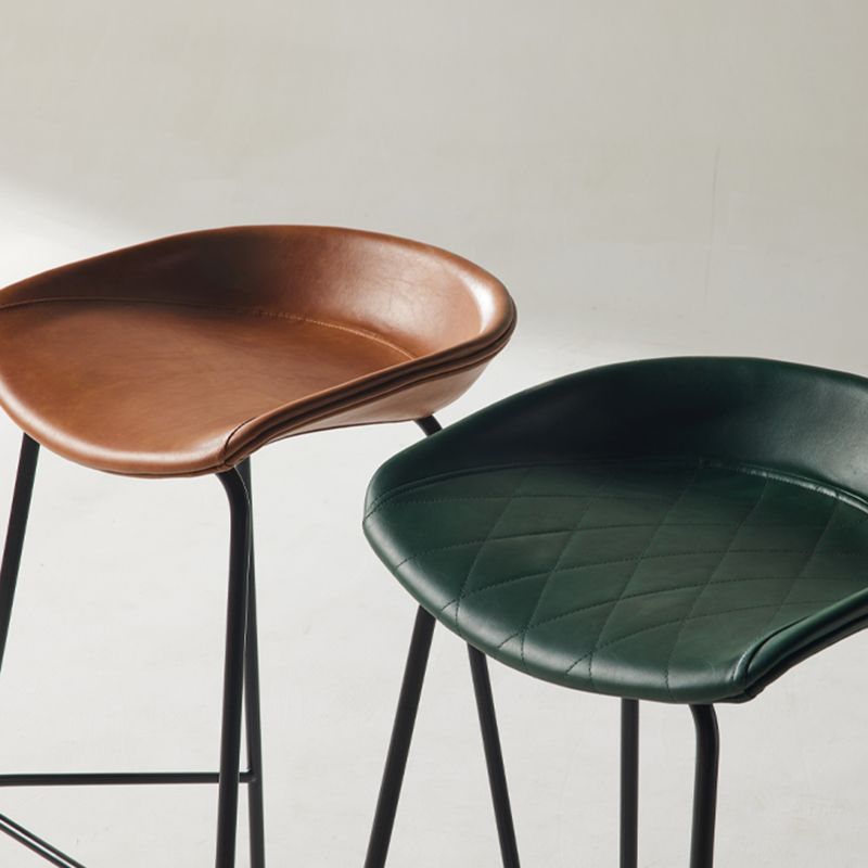 Scandinavian Metal Black Counter Stools Bucket Seat Bar Stools with Footrest Clearhalo 'Bar Furniture' 'Bar Stools' 'bar_stools' 'furn' 'furn_bar_stools' 'furniture_bar_stools' 'Kitchen & Dining Furniture' 'kitchen&dining_furn' 'kitchen' 'kitchen_furn' Furniture' 1200x1200_0fa1bd1e-2043-429b-87f7-35720a1fa14b
