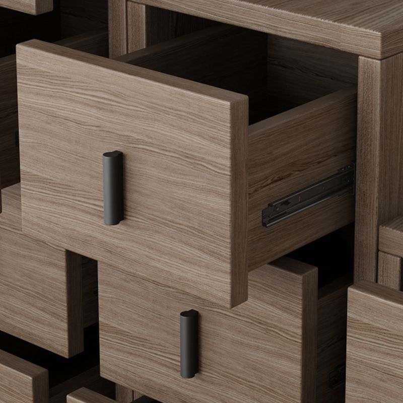 Hedendaagse verticale opslagkist in de borst slaapkamer in bruin met laden