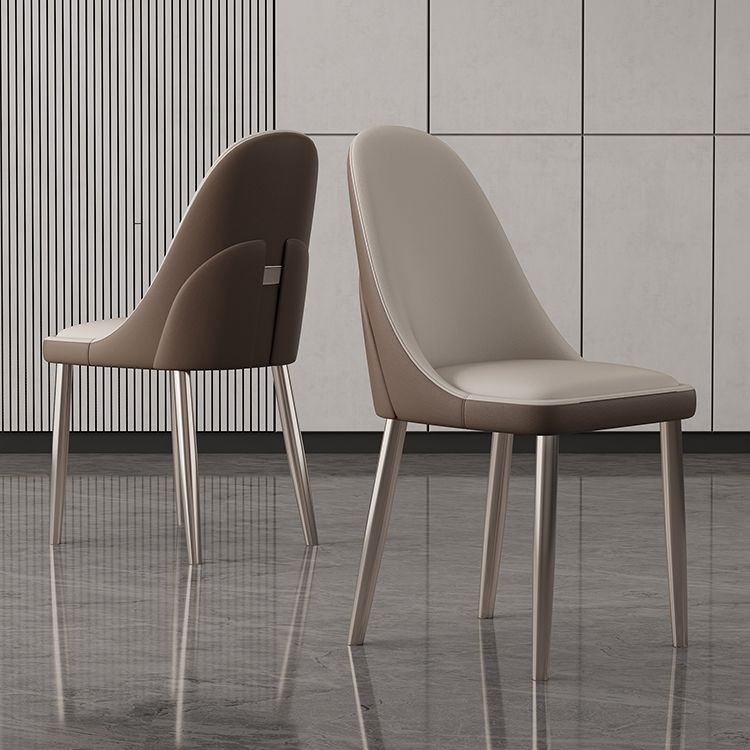 Sillas de comedor sin brazo de cuero sintética sillas laterales glamorosas con base de metal