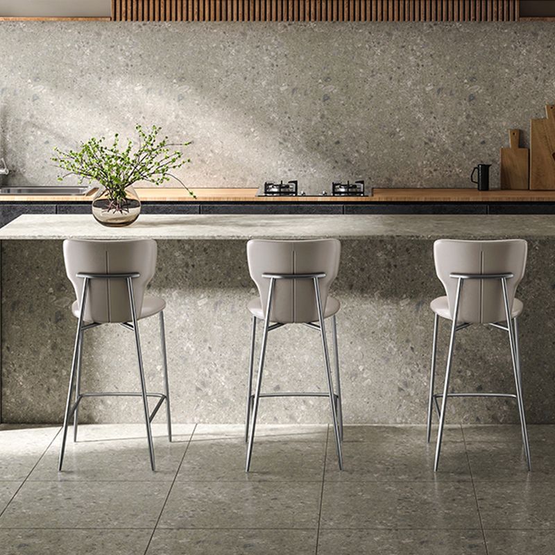 Moderno sgabello da bar sgabello cornice in pelle con base di metallo