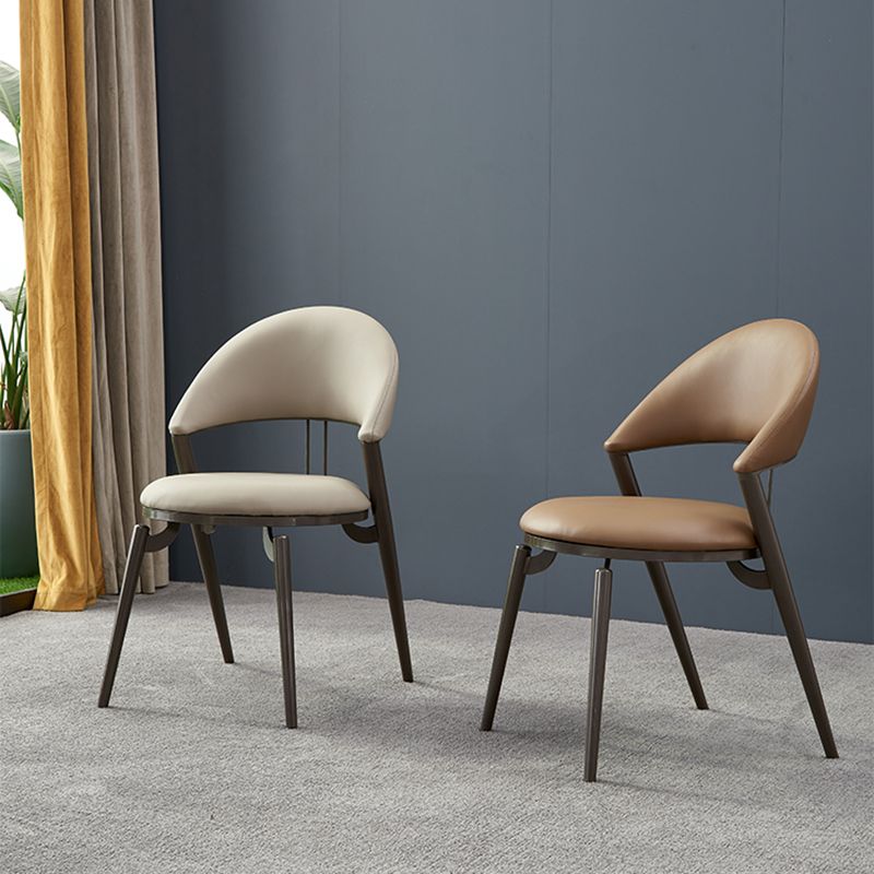 Metaal industriële eetkamerstoel matte afwerking open achterkant stoel