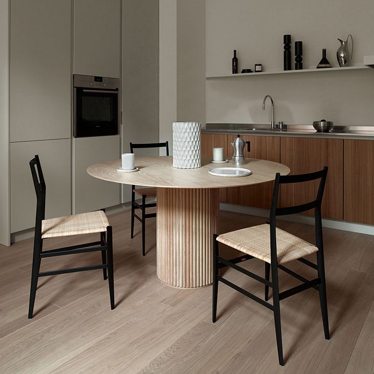Pine Solid Wood Dining Table Simple Style Round Dining Site Table with Pedestal Casual Clearhalo ' dining_table' 'Dining Tables & Seating' 'Dining Tables' 'furn' 'furn_dining_table' 'Furniture' 'furniture_dining_table' 'Kitchen & Dining Furniture' 'kitchen&dining_furn' 'kitchen' 'kitchen_dining_table' 1200x1200_10a189cf-356c-4e1e-8584-629cc7b3ae74