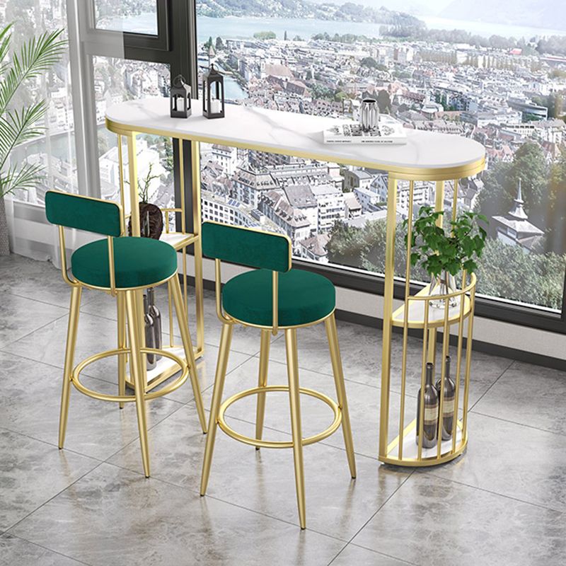 Glam -stijl gesinterde stenen top ovale bar eettafel met planken