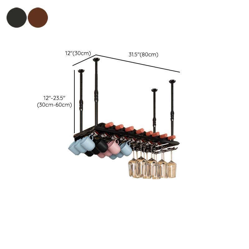 Bottiglia di vino in metallo industriale e portabottiglie in vetro appeso