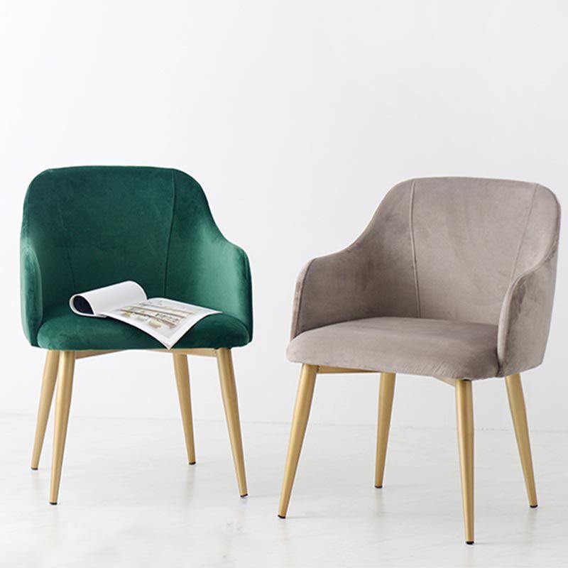 Chaise de bras rembourré Glam Glam Dining Arm Ferme avec des jambes dorées pour la maison
