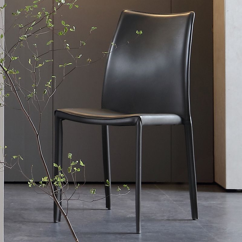 Chaises de salle à manger empilables en cuir fausse