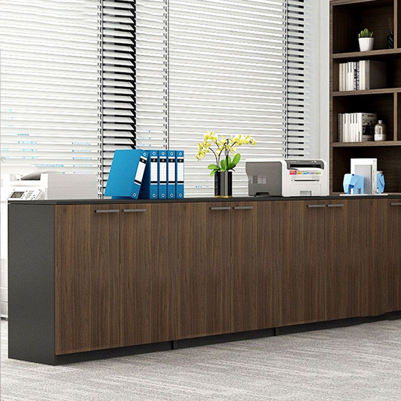 Armadio in legno di archiviazione in stile nordico