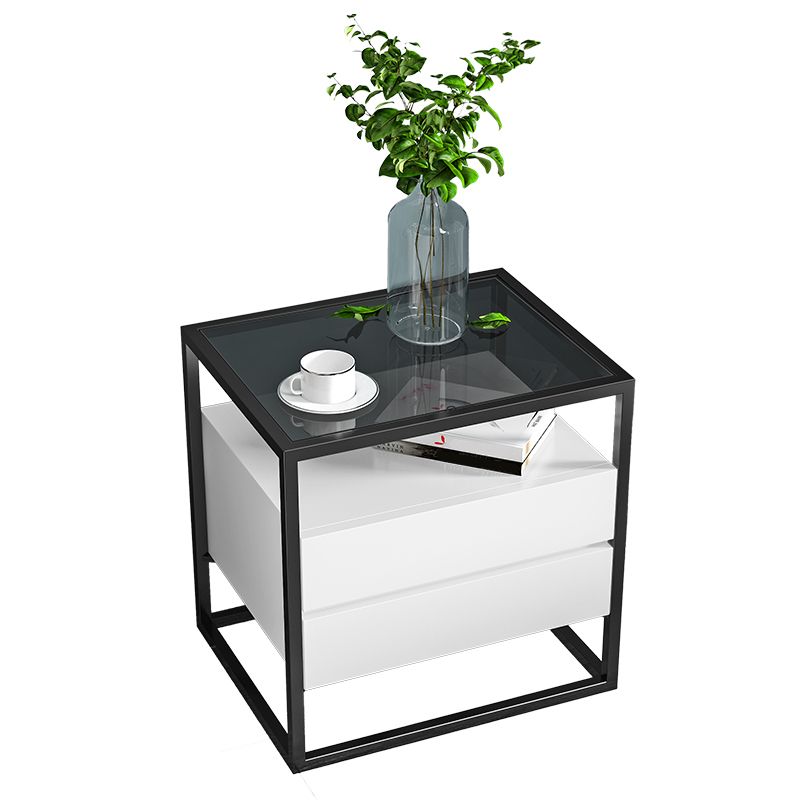 21 ''背の高いモダンなアクセントテーブルナイトスタンドグラストップ2ドロワーアイアンベッドサイドキャビネット