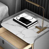 Moderno de acento de piedra de cabecera con 2 cajones