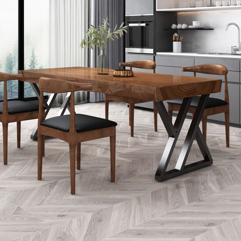 Tavolo da pranzo industriale rettangolare con piano in legno marrone scuro e base in metallo