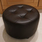 Pouf moderne du milieu du siècle Pouf Ottoman authentique en cuir rembourré de forme de cylindre tufted ottoman