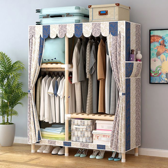 Armadio in legno massiccio di guardaroba in stile contemporaneo con gambe