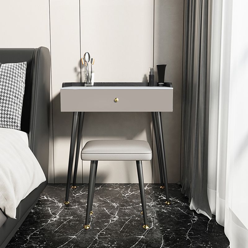 Modern Grey Makeup Vanity Desk Desk Slate Top Top Up Vanity per camera da letto