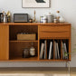 Sideboard a buffet a buffet in stile contemporaneo con armadi e cassetti