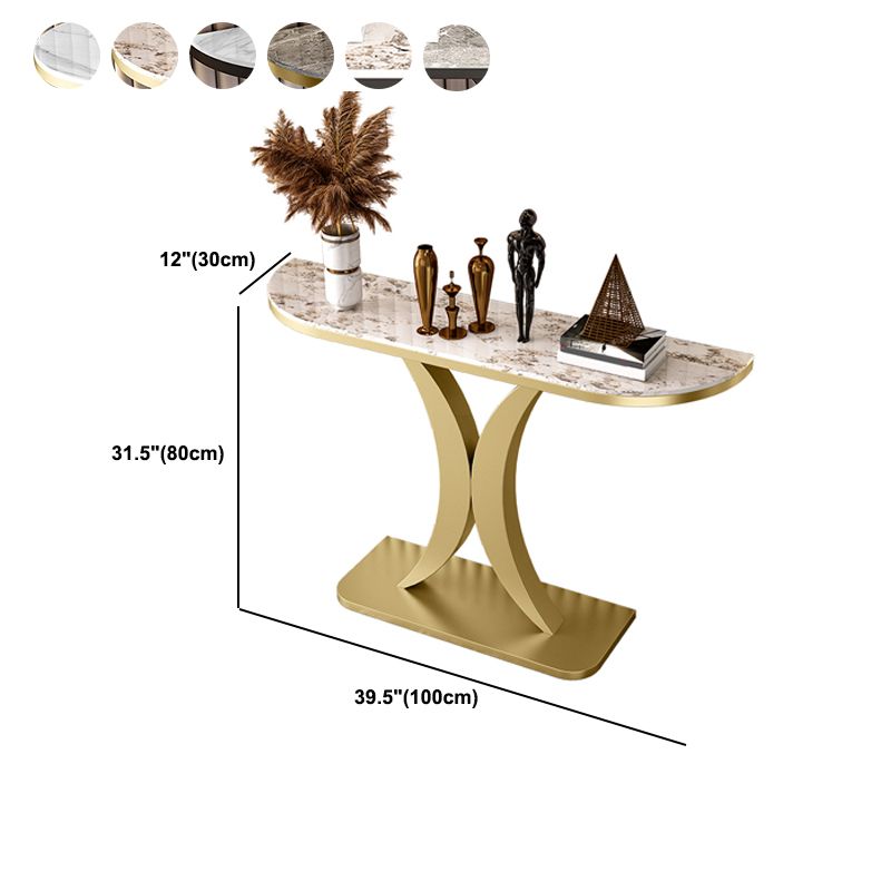 Mesa de acento de media luna glamorosa con tapa de piedra y base de pedestal de hierro