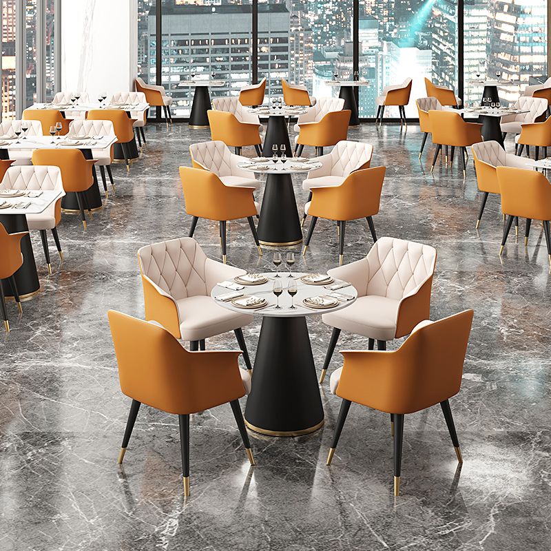 Tavolo da pranzo in stile moderno tavolo in pietra sinterizzata con base di metallo per sala da pranzo