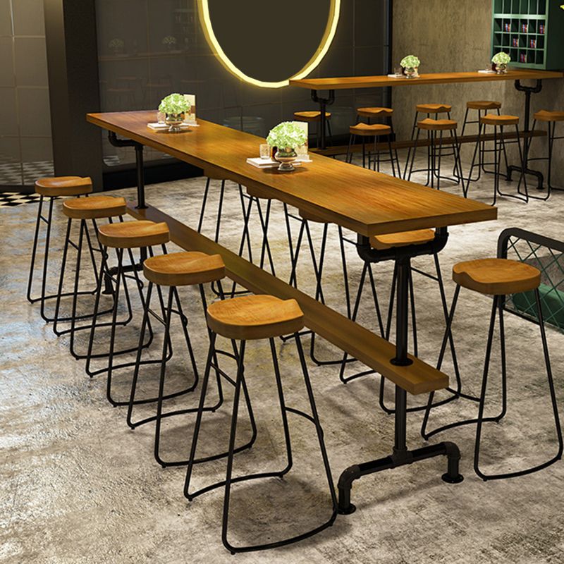 Rechteckige Stangenhöhe Tisch schwarze Beine und Metallbasis -Bistro -Stangentisch