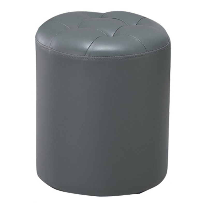 Ottoman moderno pouf ottomane in pelle vera imbottita con le macchie trapuntate.