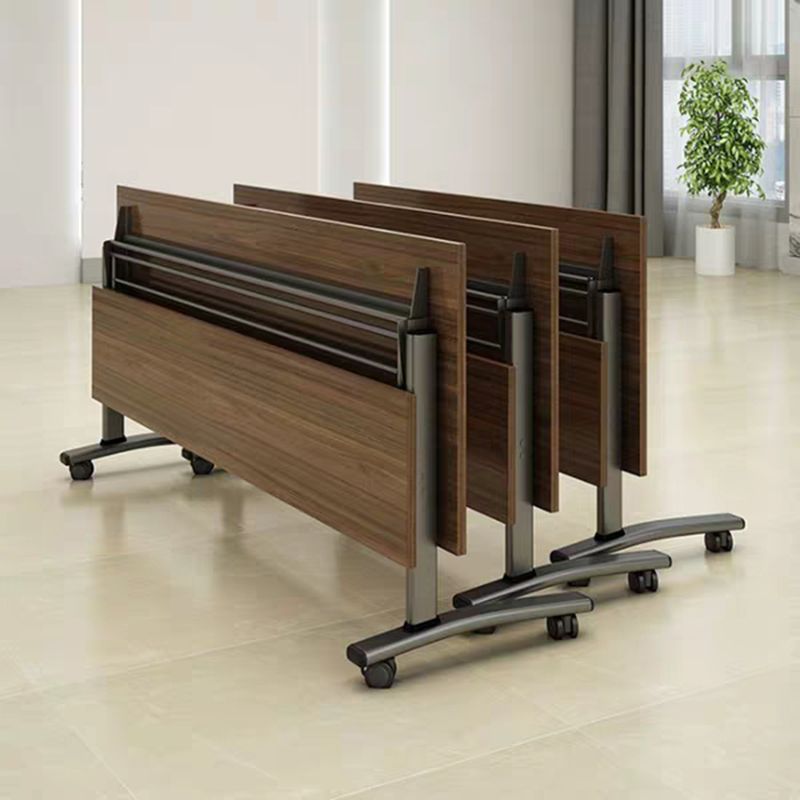 Scrivania rettangolare da ufficio in legno industriale con ruote