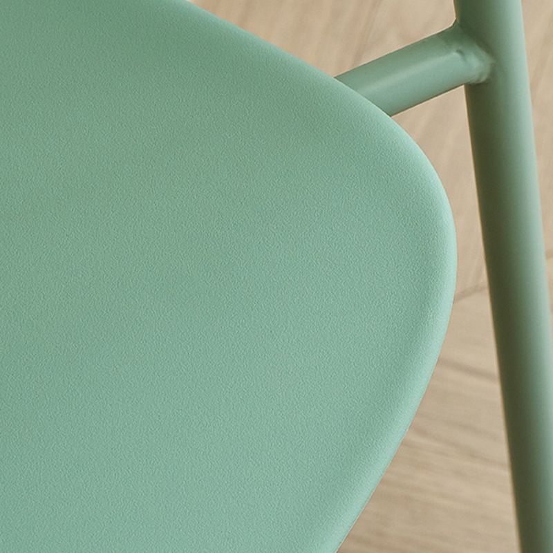 Silla de plástico de silla trasera abierta moderna con base de metal