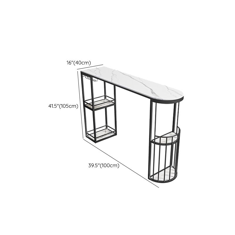 Ovaler Esstisch in Thekenhöhe. Industrieller Bar-Esstisch