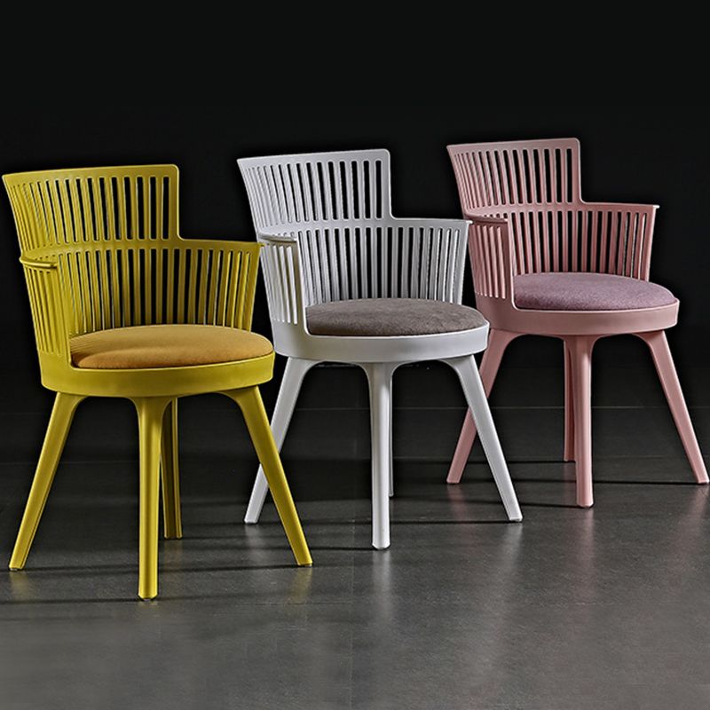 グラムプラスチックフレームダイニングアームチェア布張りファブリックアームチェア