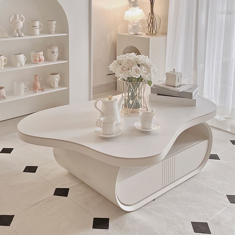 Tavolo da caffè astratto top top o tavolo da caffè astratto con cassetti