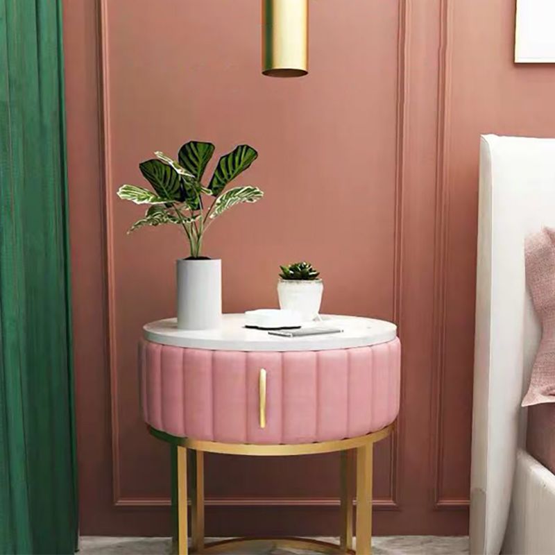 モダンなベッドナイトスタンドストーンアクセントテーブルナイトスタンドの引き出し付き