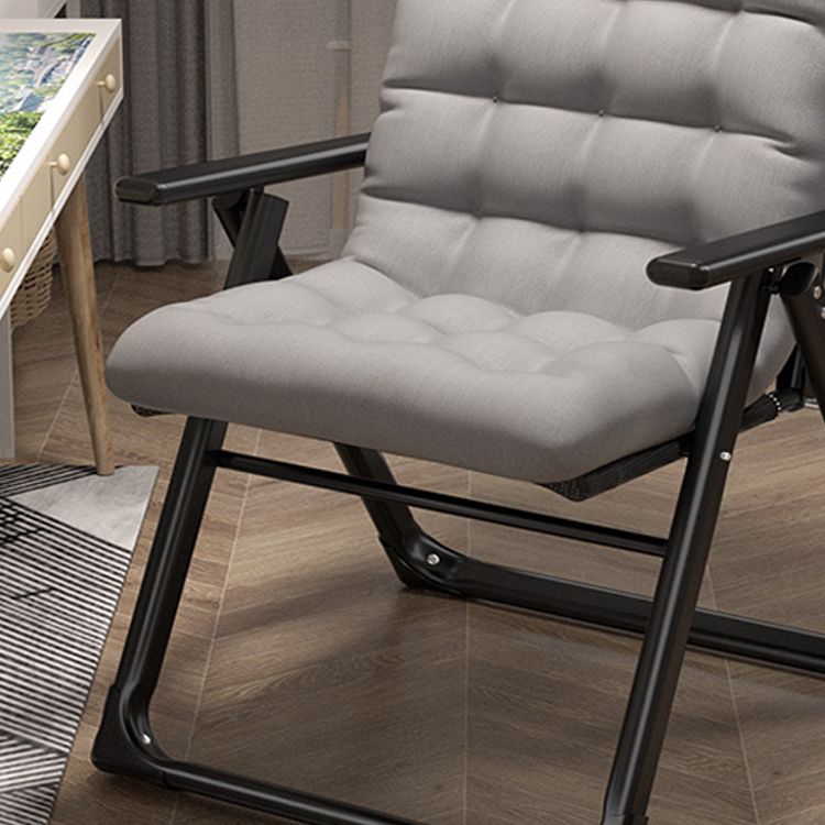 Sedia reclinabile contemporanea con base metallica con blocco della posizione