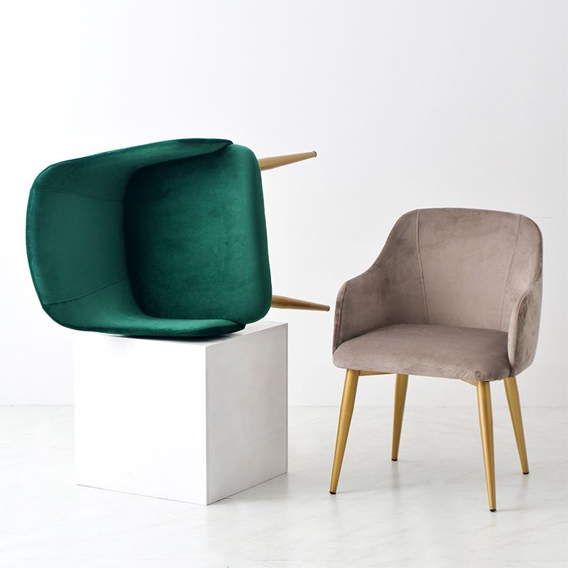 Chaise de bras rembourré Glam Glam Dining Arm Ferme avec des jambes dorées pour la maison