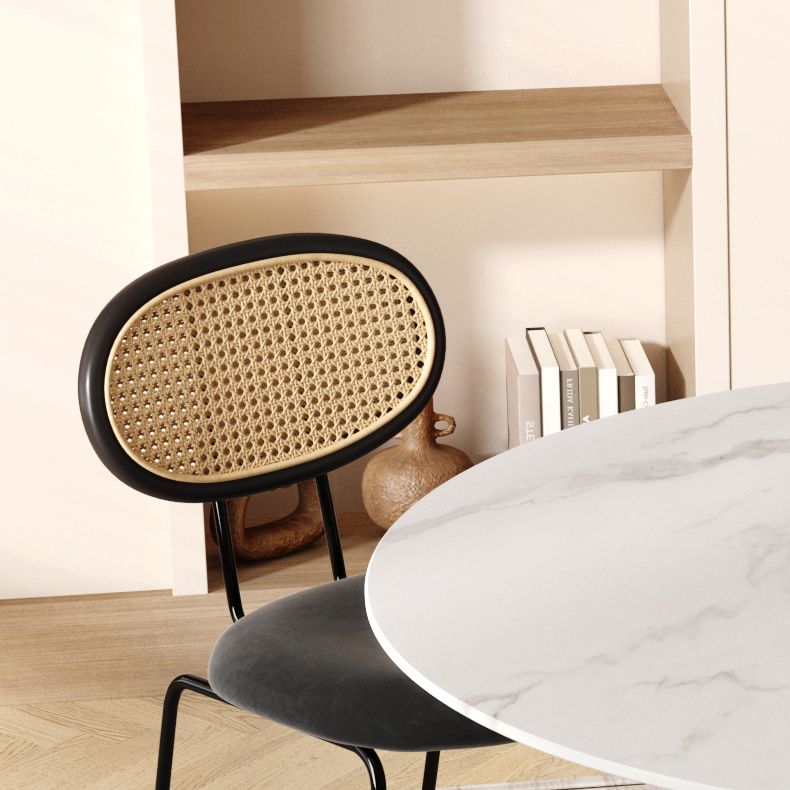 Moderne eenvoudige zijstoel gestoffeerde eetkamerstoel met metalen basis voor keuken