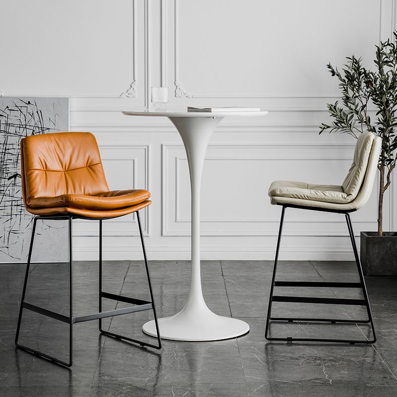 Pedestal Bar Wine Table Industrial Metal Round Pub Height Dining Table for Coffee Shop Clearhalo 'Bar Furniture' 'Bar Tables' 'bar_tables' 'furn' 'furn_bar_tables' 'Furniture' 'furniture_bar_tables' 'Kitchen & Dining Furniture' 1200x1200_148ee7e3-b8c3-4424-85e1-c7a7603d1d20