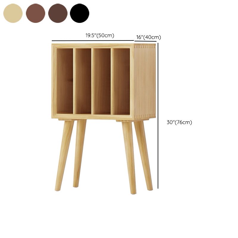 Bibliothèque en bois massif moderne à l'arrière fermé avec étagères